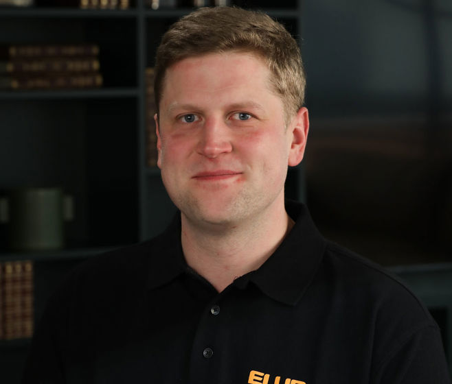 ROBIN KARLSSON-ELUB-ELEKTRIKER